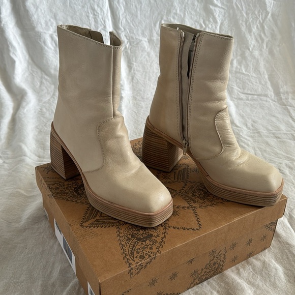 Free People Ruby Platform Boot - Picture 4 of 10